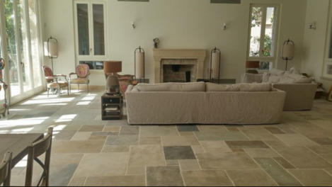 אבן עתיקה בורגון